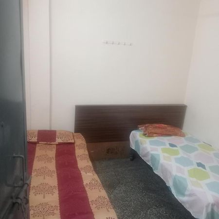 Ever Green Guest House Travel & Pg Yeni Delhi Dış mekan fotoğraf