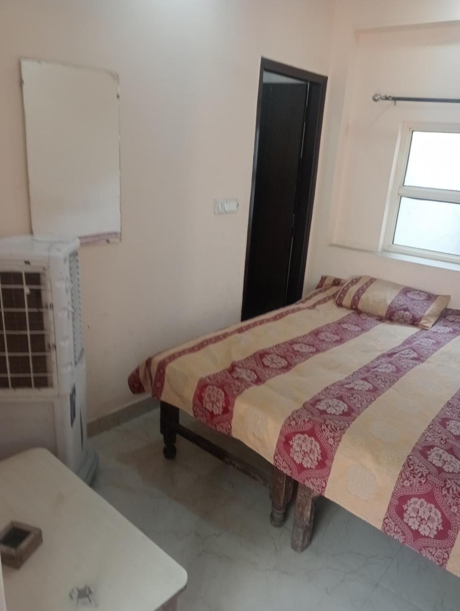 Ever Green Guest House Travel & Pg Yeni Delhi Dış mekan fotoğraf