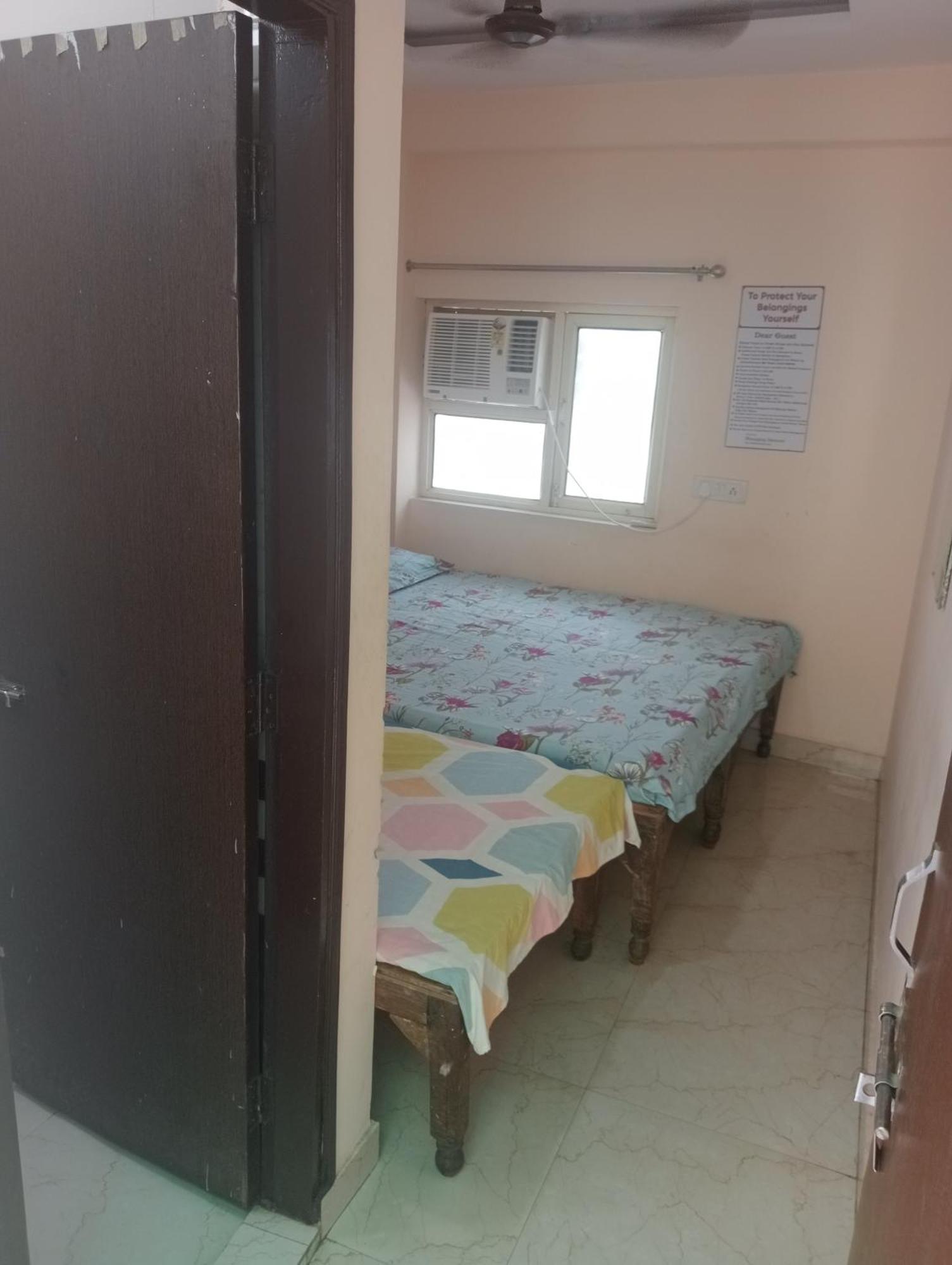 Ever Green Guest House Travel & Pg Yeni Delhi Dış mekan fotoğraf