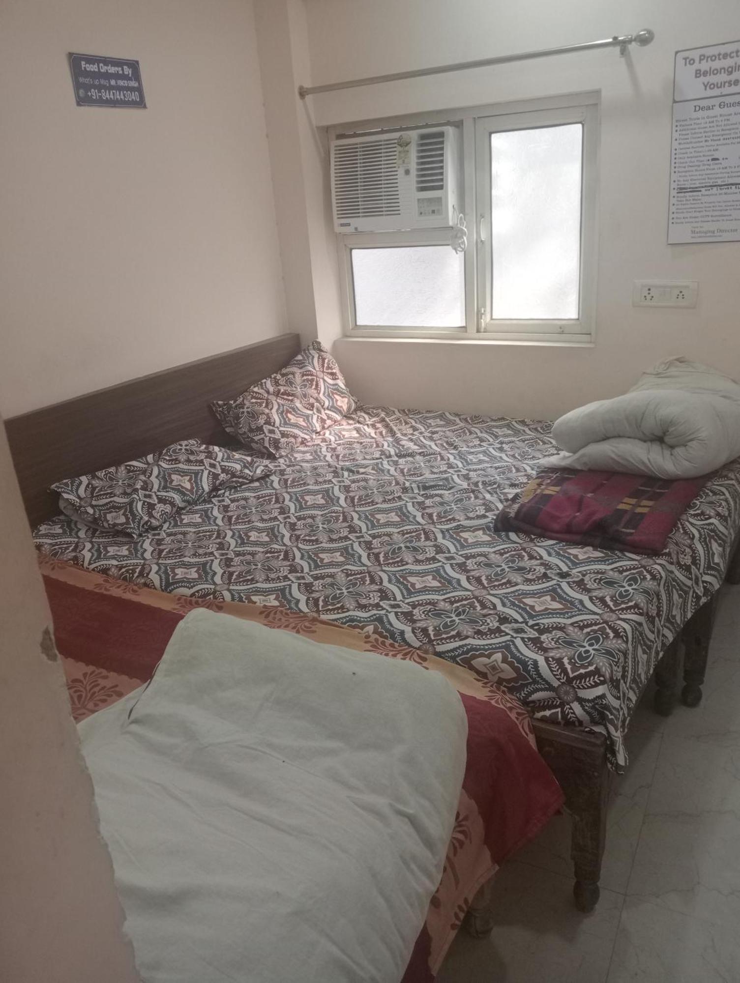 Ever Green Guest House Travel & Pg Yeni Delhi Dış mekan fotoğraf