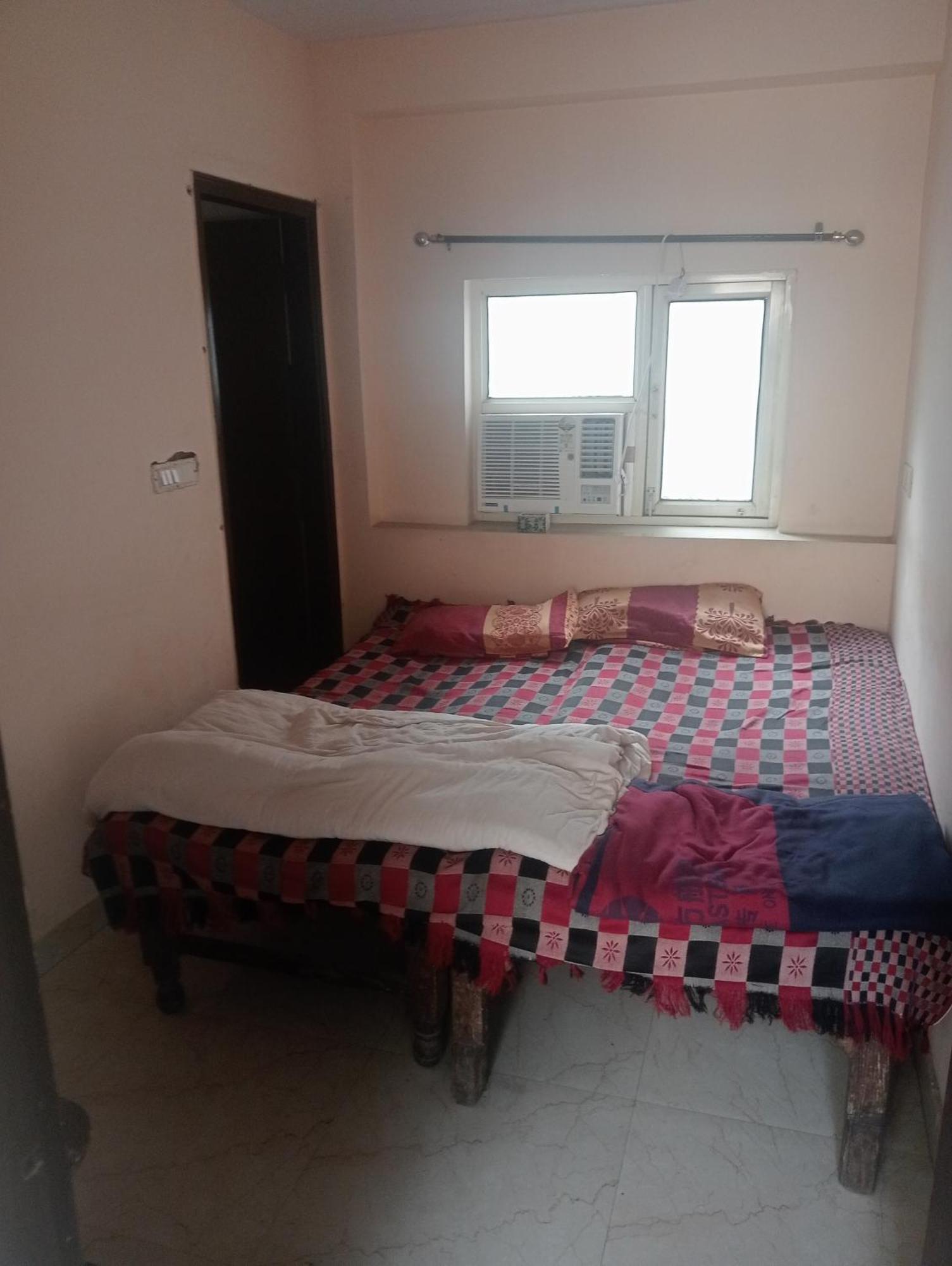 Ever Green Guest House Travel & Pg Yeni Delhi Dış mekan fotoğraf