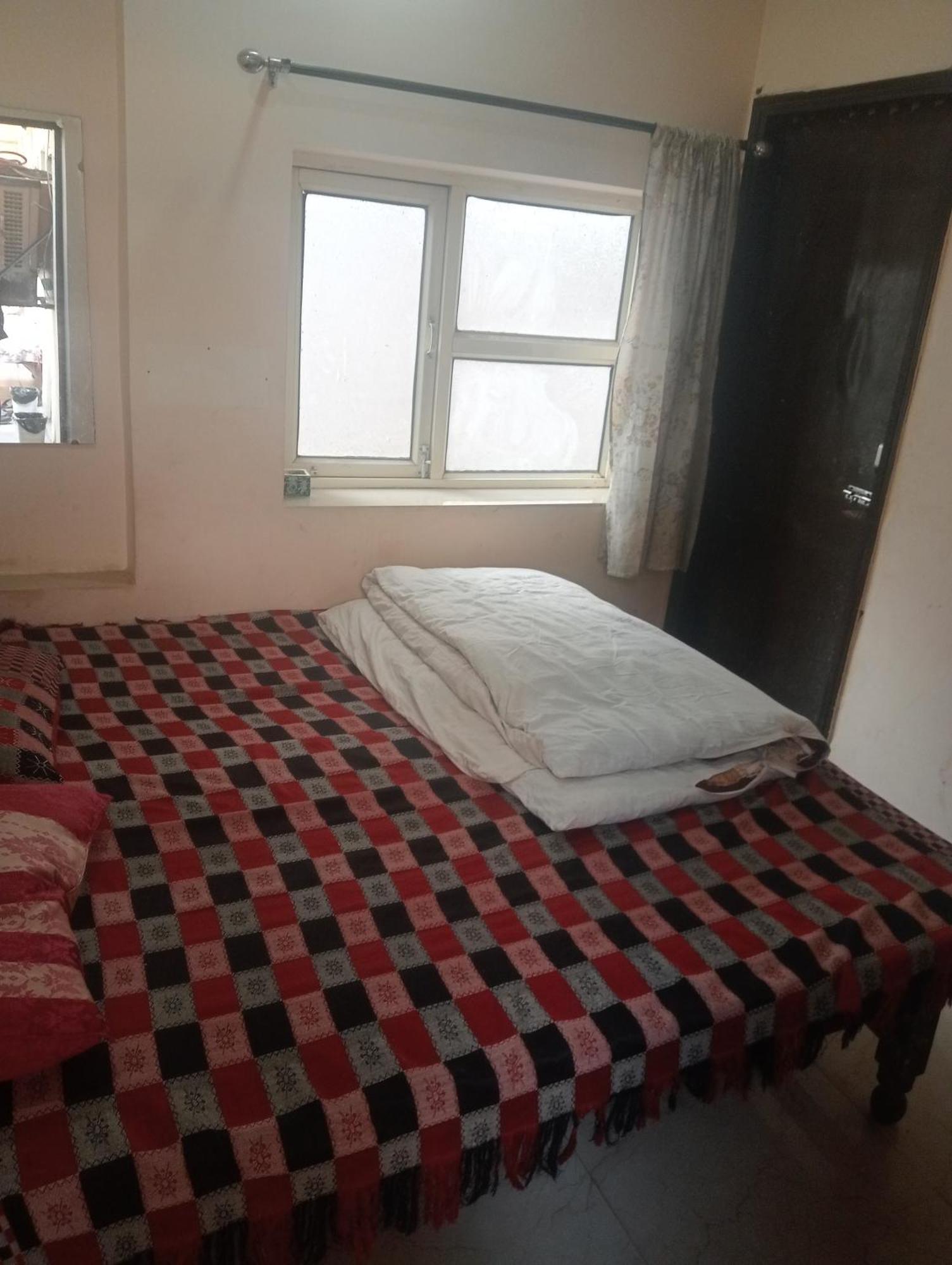 Ever Green Guest House Travel & Pg Yeni Delhi Dış mekan fotoğraf